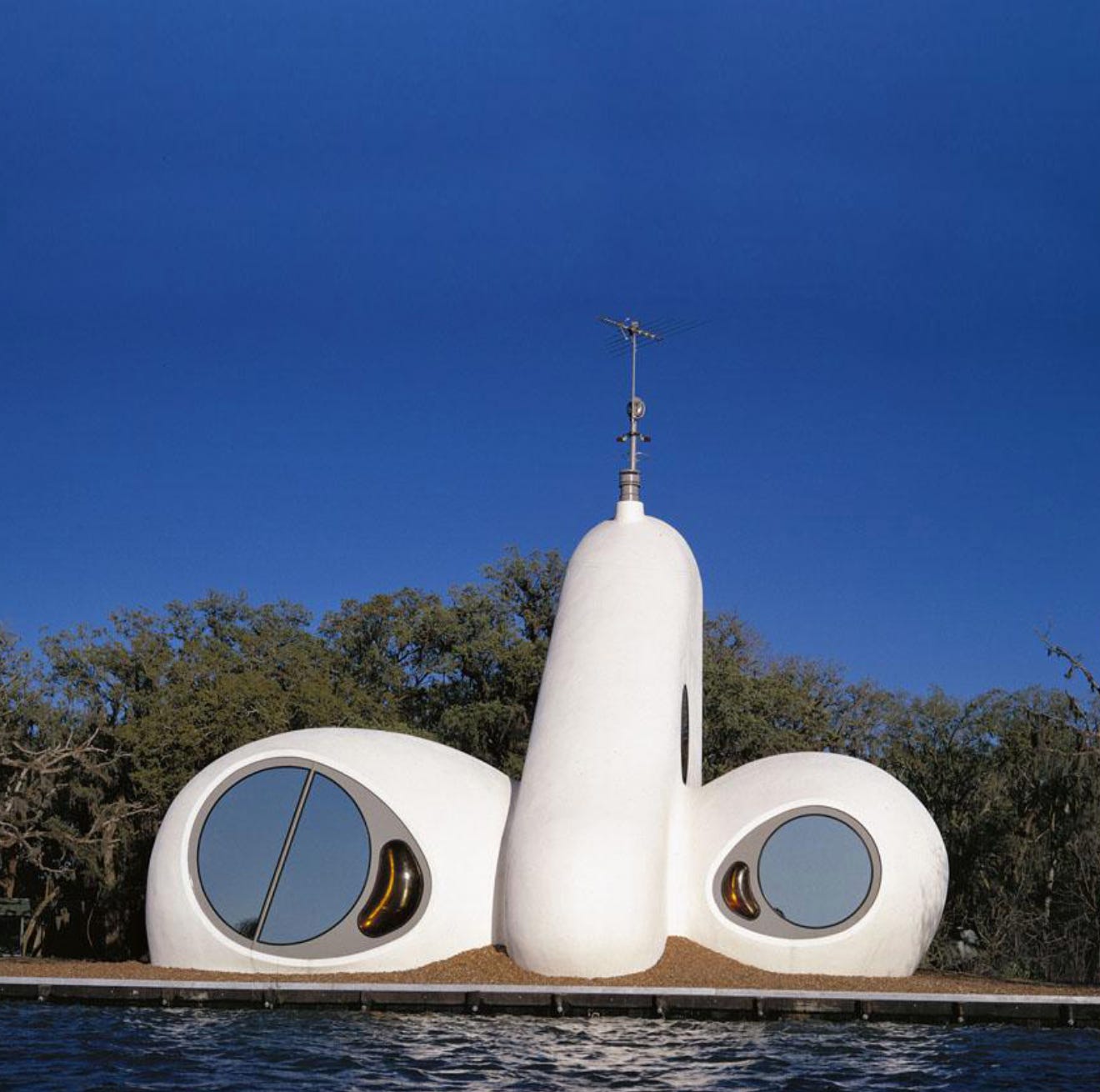 The house of the century - by Kim France