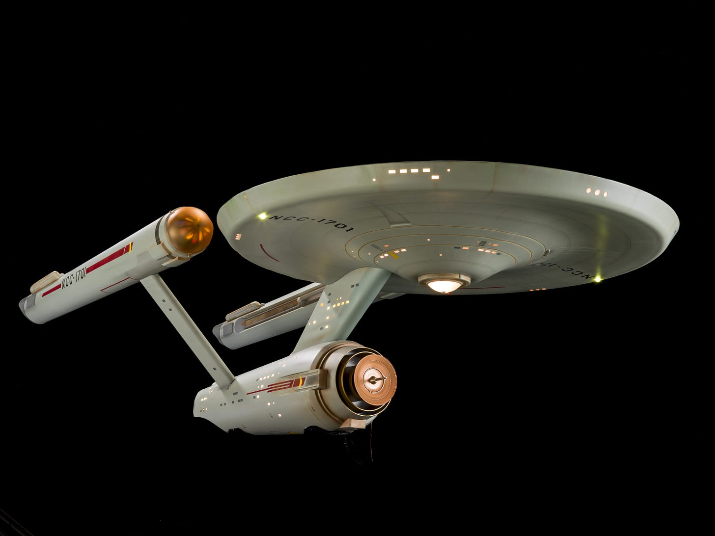 Fully Restored "Star Trek" Enterprise Unveiled at Smithsonian Air and Space  Museum