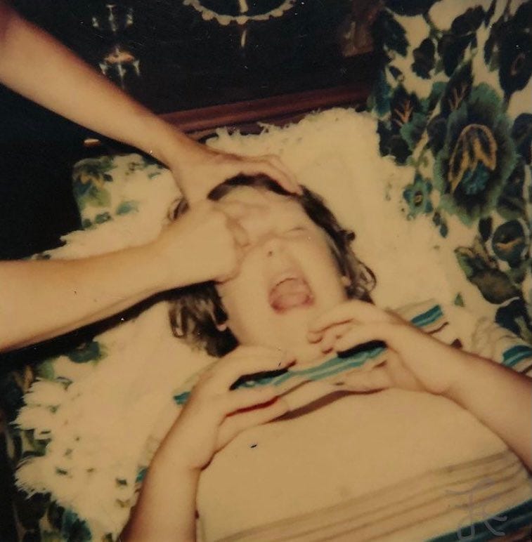 The Conjuring Brasil on X: "Apavorados com a situação caótica que só  piorava, a família então pediu ajuda a o padre da Igreja Católica de São  José da vizinhança, para que ele