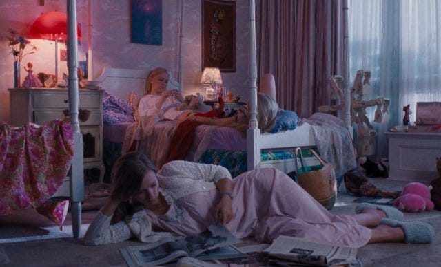 ♓︎ on X: "the bedroom in the virgin suicides 1999 dir. sofia coppola  https://t.co/ybMvUVZUDn" / X