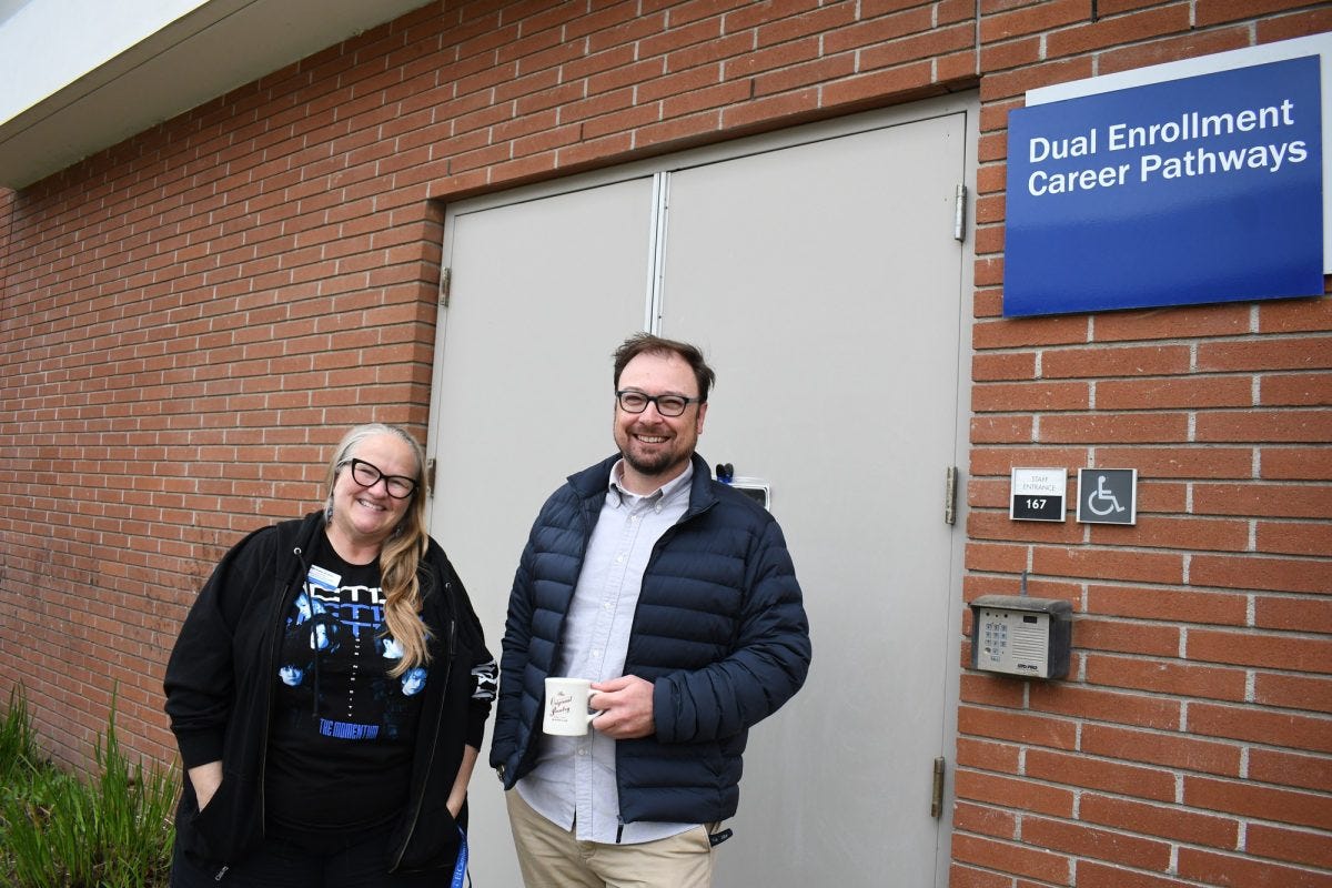 Michelle Arthur, dual enrollment coordinator, and Brian Hayden, dual enrollment student services specialist, stand outside the entrance to the Dual Enrollment Office located on the north side of the Schauerman Library on Wednesday, April 23. Arthur and Hayden support students through the process of dually enrolling at El Camino College. (Nikki Yunker | The Union)