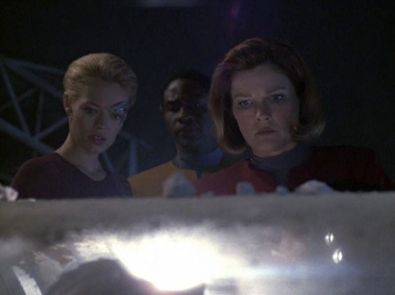 Star Trek: Voyager Rewatch: "Τα δόντια του δράκου" - Reactor