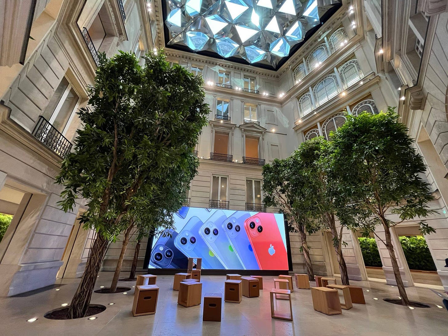 A new and improved Forum in Paris. A new and improved Forum in Paris.