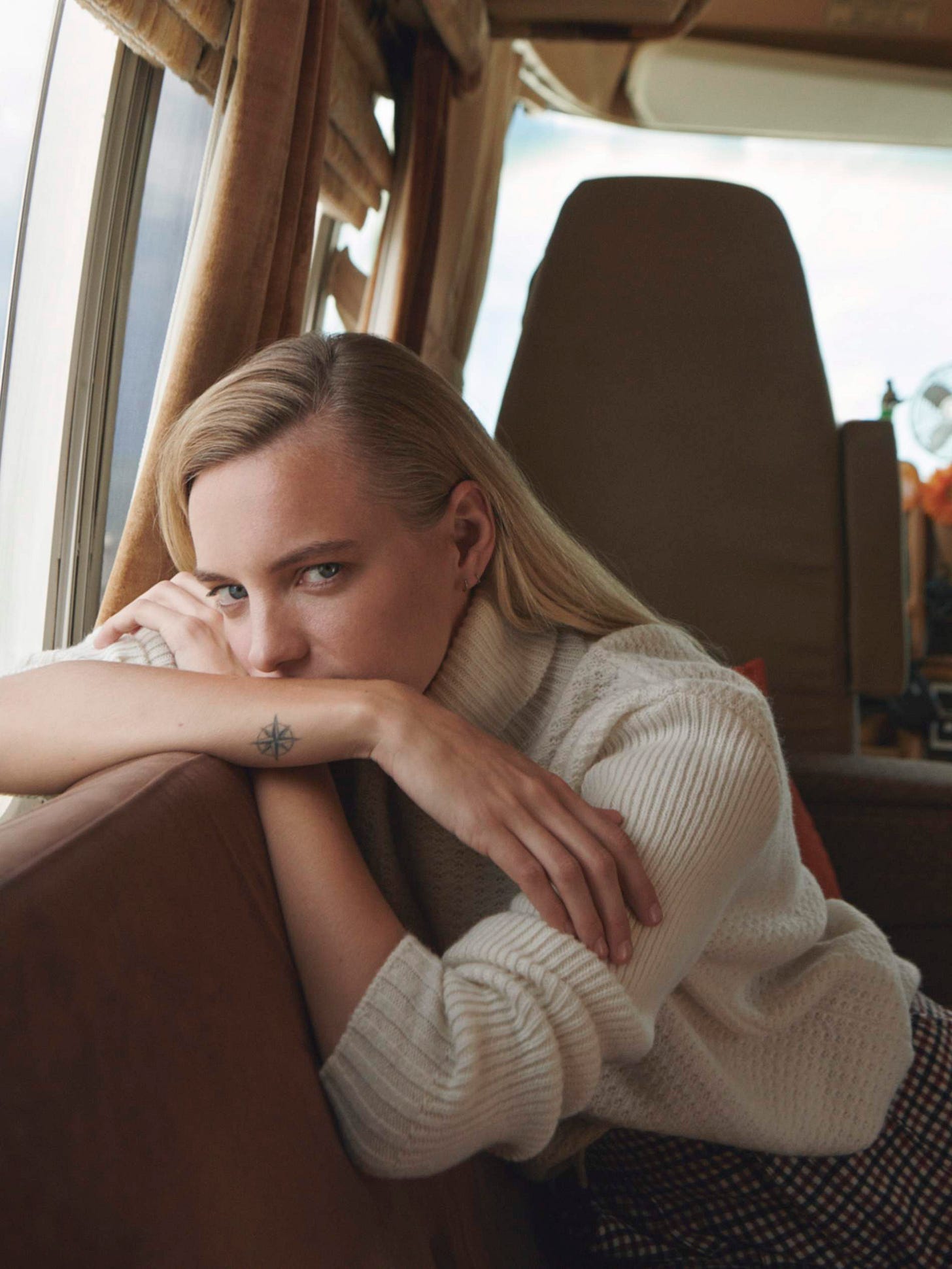 Trans-Seasonal Style With Easy-To-Wear Pieces