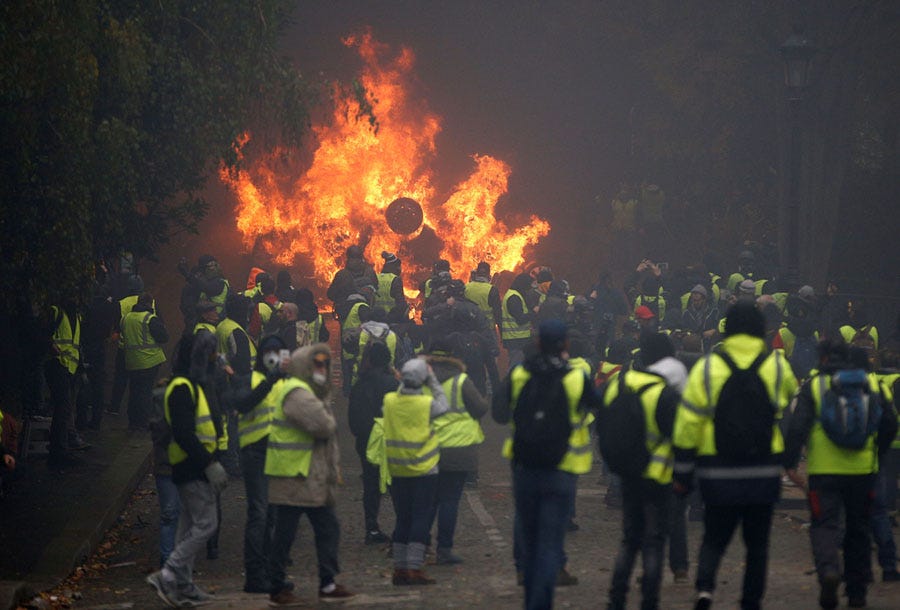 Photos of the Paris "Yellow Vest" Riots - The Atlantic