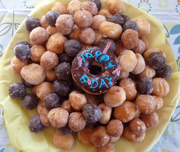donut cake