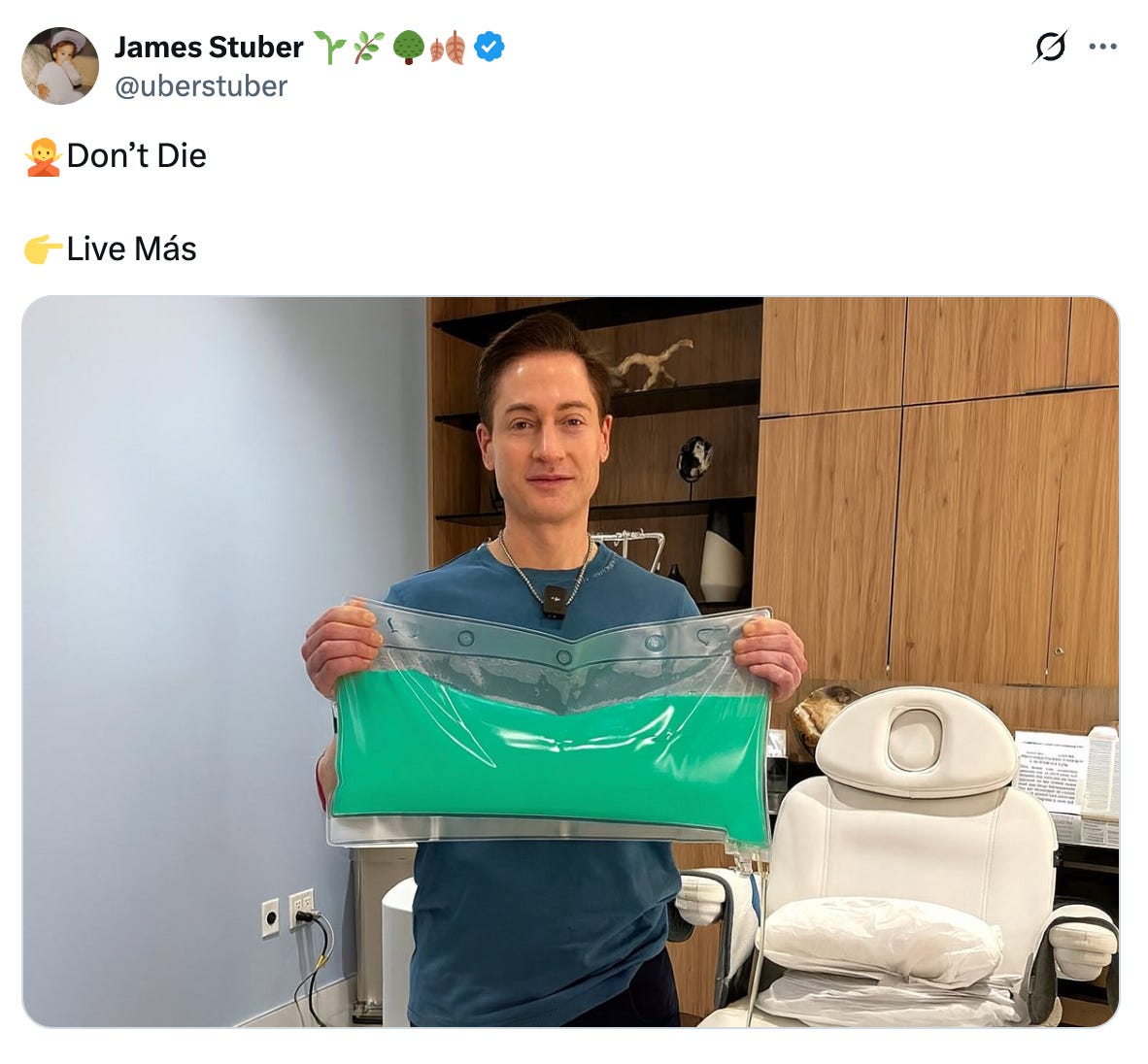 Tweet from @uberstuber that says "🙅Don’t Die  👉Live Más" and features the image of Bryan Johnson with his plasma but the plasma is Baja Blast colored