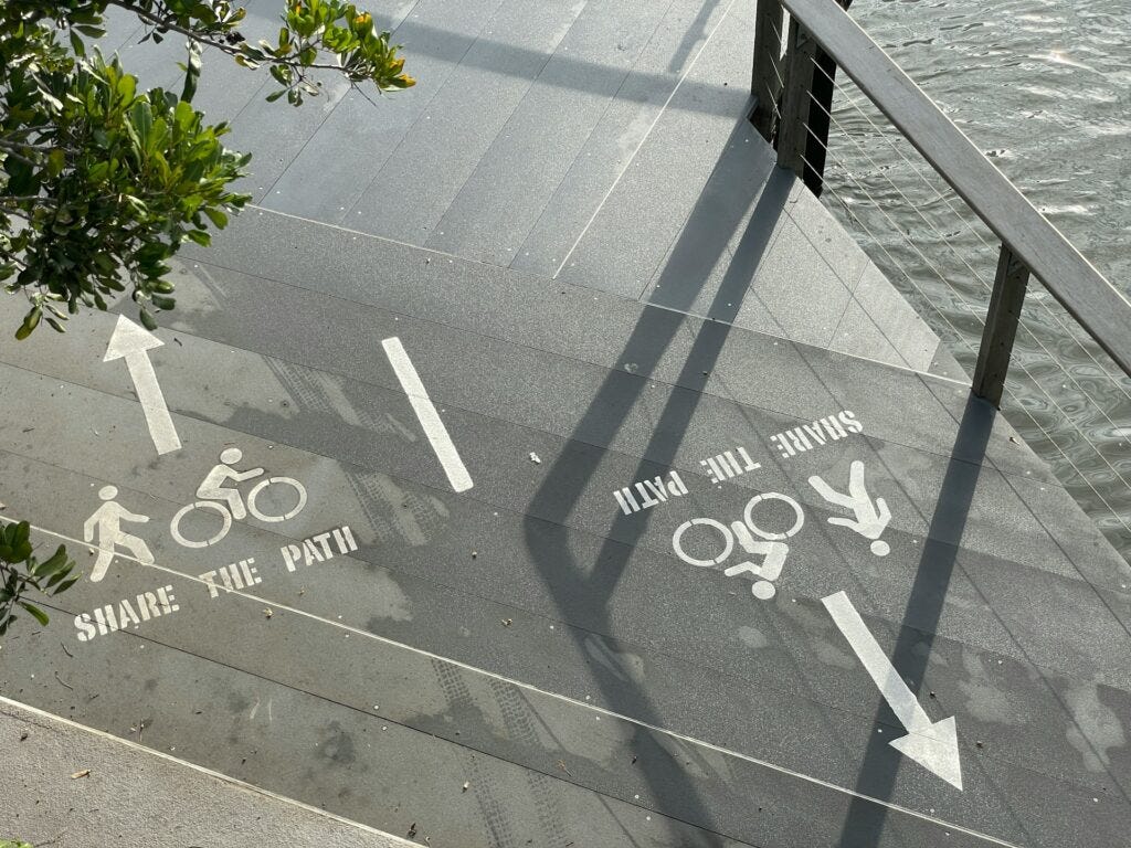 traffic signal and shared path brisbane
