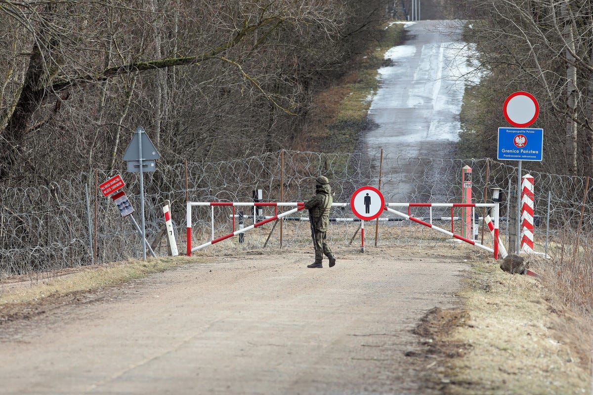 Poland closes border with Belarus
