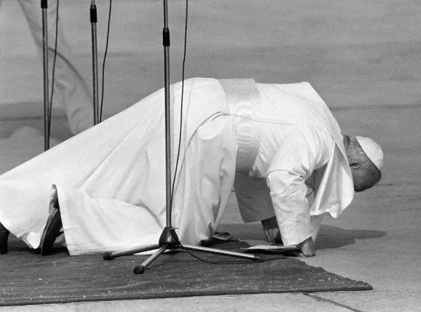 Pope John Paul II Returns to Poland Print (00160). Art Prints, Posters &  Puzzles from Memory Lane Pope John Paul II Returns to Poland Print (00160). Art Prints, Posters &  Puzzles from Memory Lane