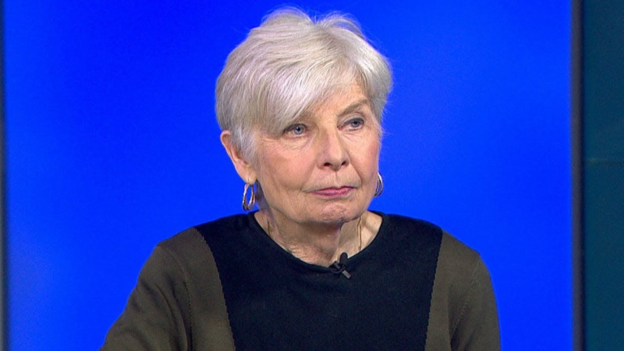 Eleanor Clift discusses the response behind Bob Woodward's 'Fear' - YouTube