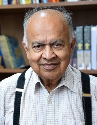 Dr Jayant Narlikar played pivotal role in spreading scientific temper, says  CM Fadnavis