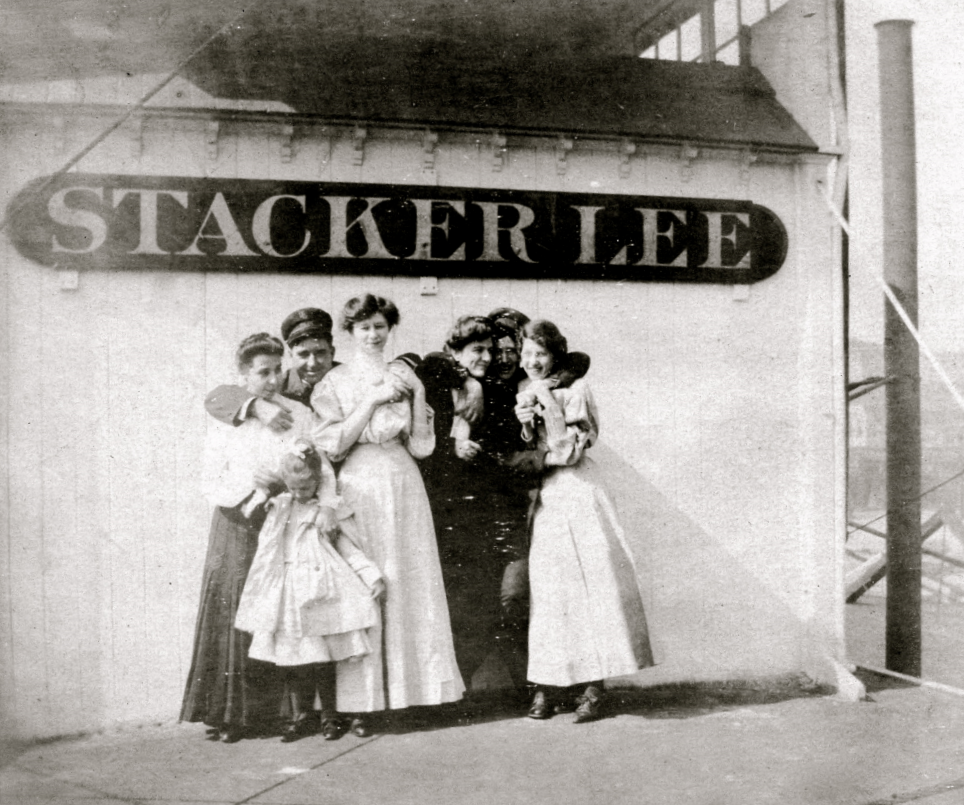 Stacker Lee ladies under sign 1907