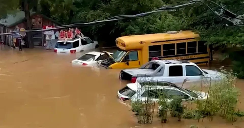 Missouri flooding: Campers rescued after building collapses into  floodwaters - Yahoo News UK