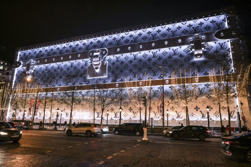 Louis Vuitton will open a hotel on the Champs-Elysées - STAY SOME DAYS