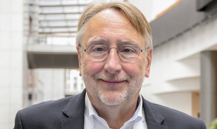 ΕΕ-ΗΠΑ: Συμφωνία Δασμών Κρίνεται "Ανεπαρκής" και "Ανισορροπημένη" από Κορυφαίο Ευρωβουλευτή