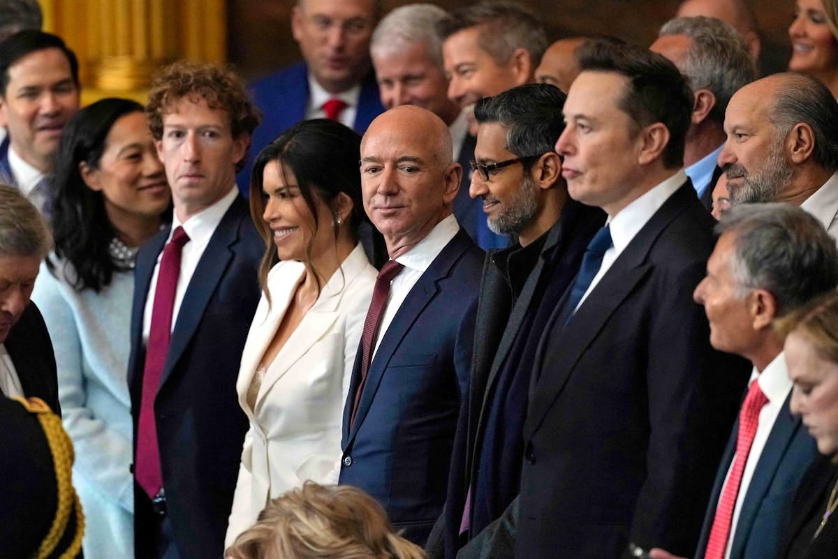 Mark Zuckerberg, Jeff Bezos, Elon Murk lors de l'investiture de Donald Trump