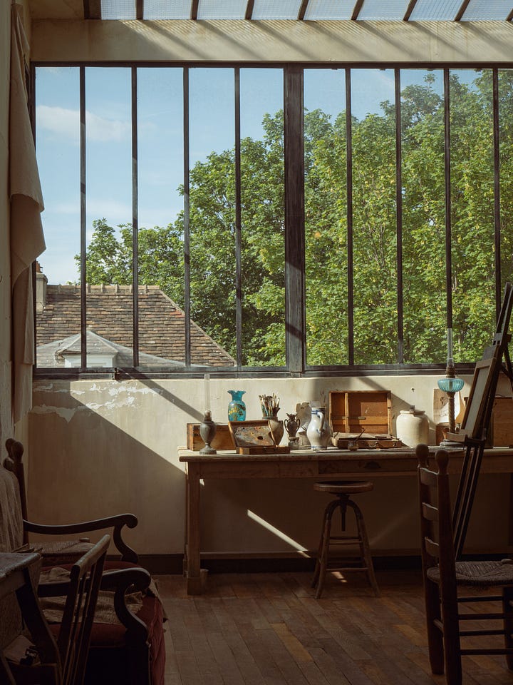 Links het atelier van Suzanne Valadon in Montmartre & rechts Musée Bourdelle, foto: Romain Behar.