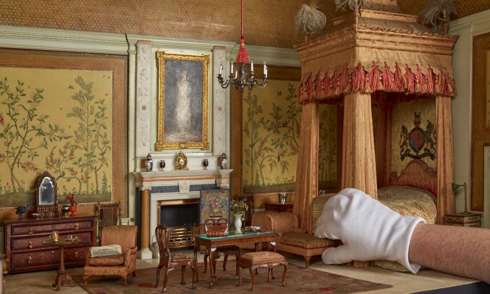 【洋書】THE QUEEN'S DOLLS' HOUSE POSTCARDS The magnificent beauty of Queen Mary's Dolls' House