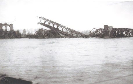A person looking at a collapsed bridge

AI-generated content may be incorrect.