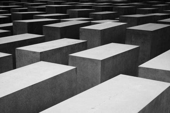 vergangenheitsbewältigung – Maximilian Holland