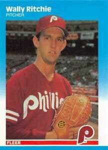 A baseball player with a glove

AI-generated content may be incorrect.