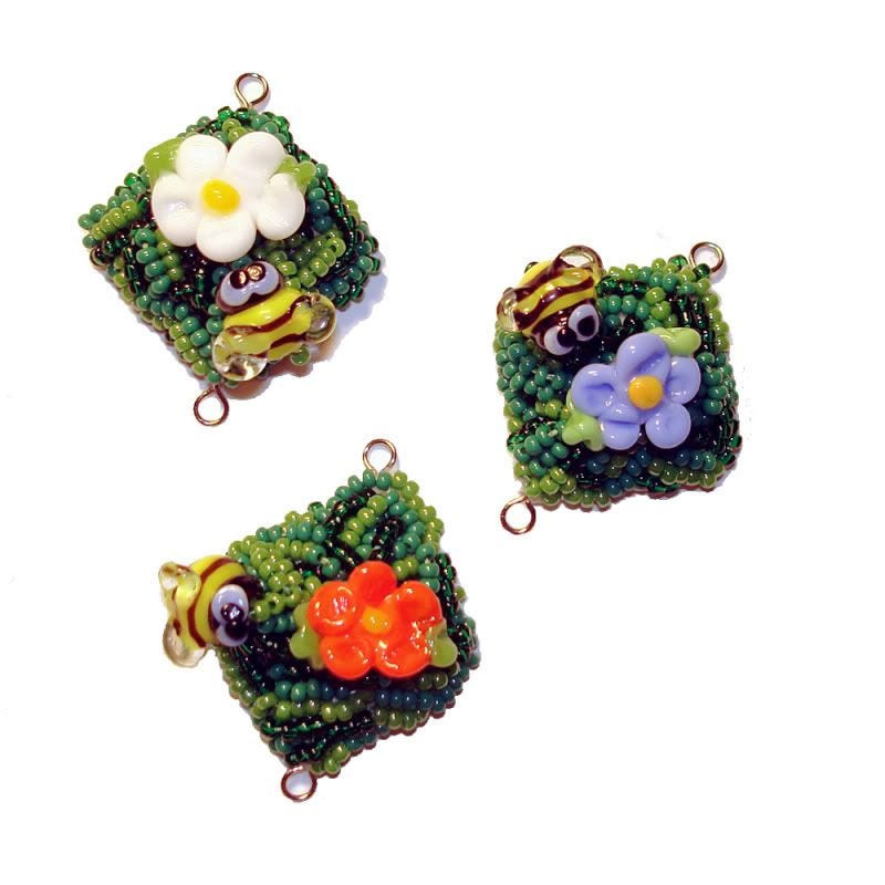 beaded Inchy bee bead embroidery inchies pendants etsy shop beading blog beaded Inchy bee bead embroidery inchies pendants etsy shop beading blog