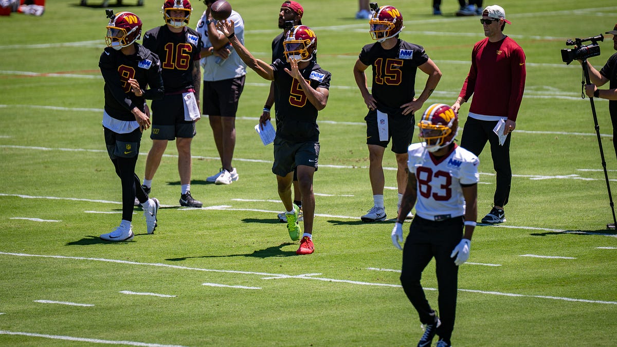 Jayden Daniels says he's still learning Washington's offense. The Commanders like what they're seeing.