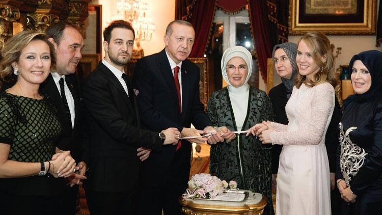 Demirören ve Kalyoncu ailesinin mutlu günü Demirören ve Kalyoncu ailesinin mutlu günü