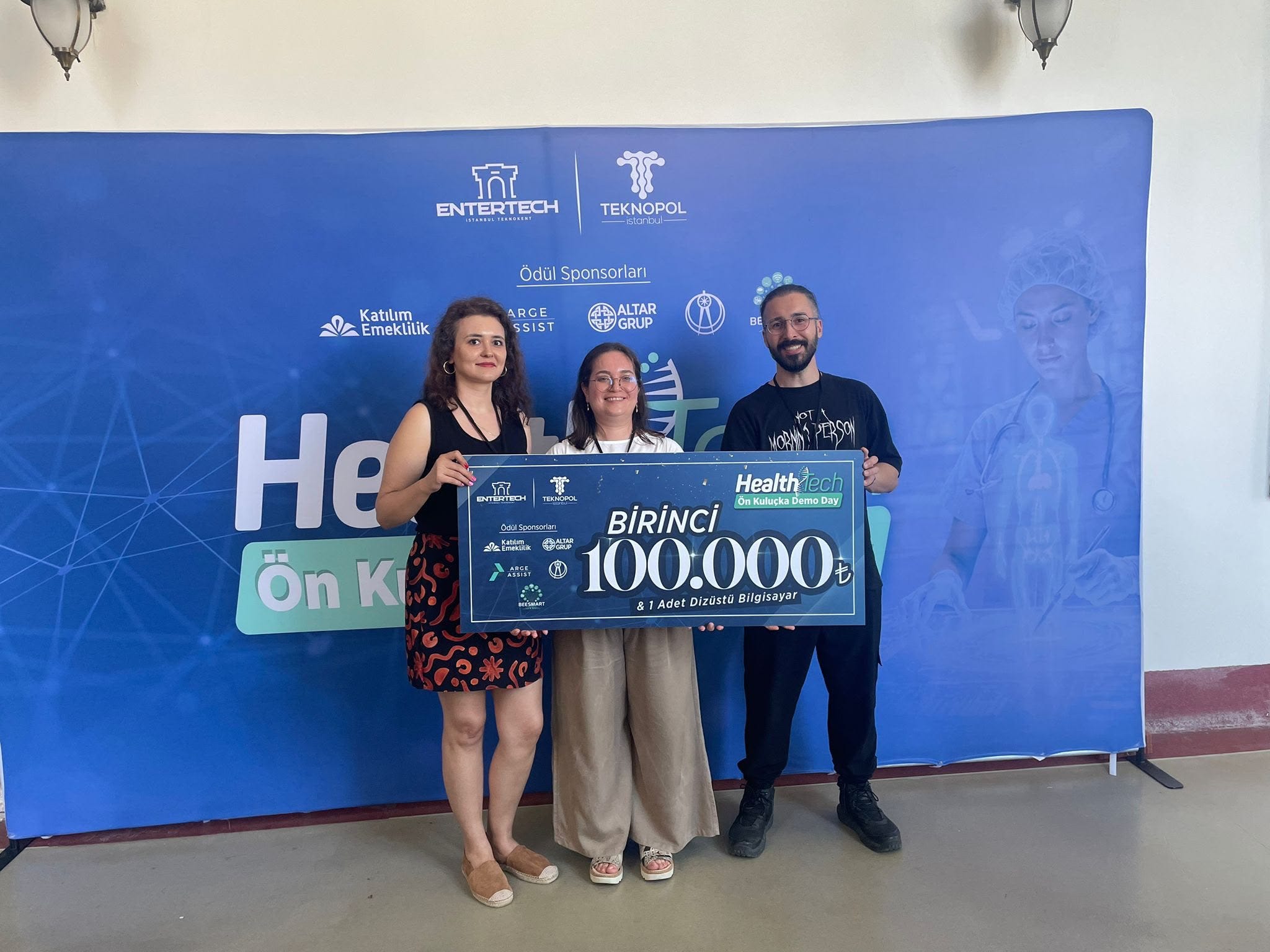 HippoFast Won First Prize at the HealthTech Pre-Incubation Programme Demo Day