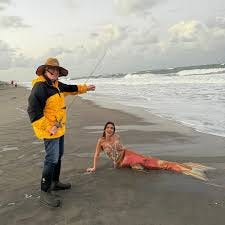 Bill Belichick Catches Girlfriend ...