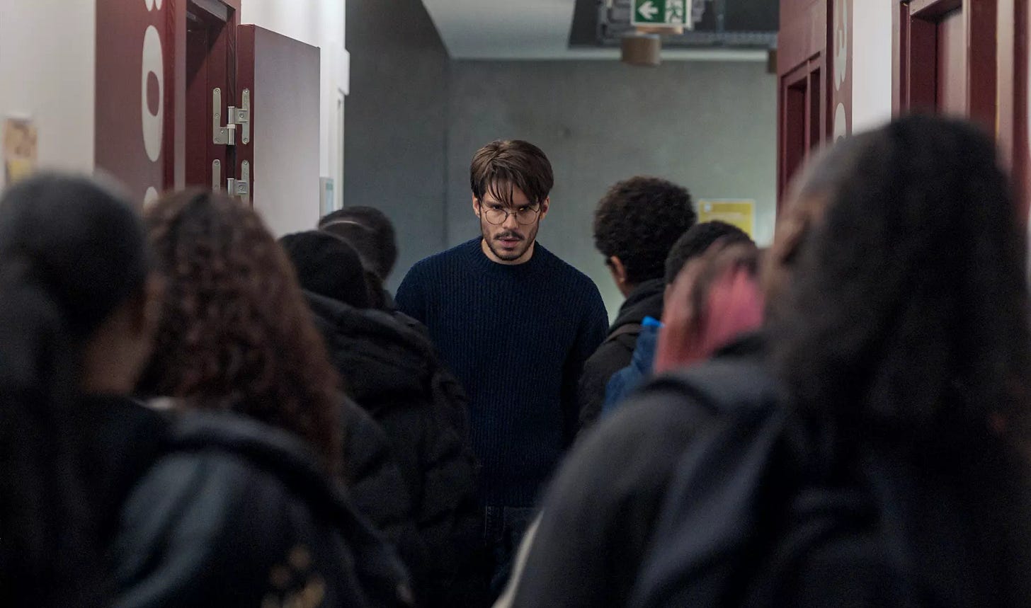 Crítica| 'O Bom Professor' (2025) - Dir. Teddy Lussi-Modeste - Filmes e  Filmes