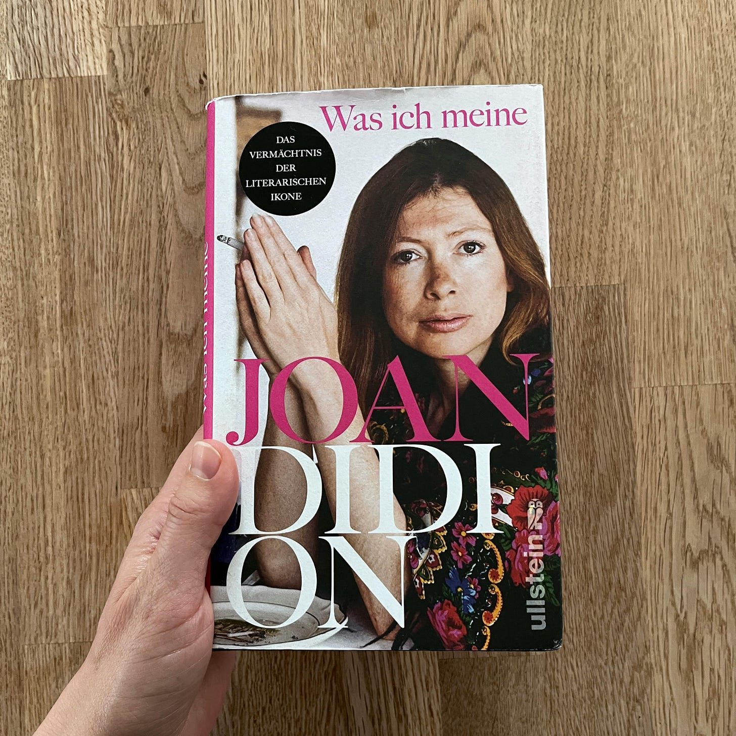 Cover des Essaybandes "Was ich meine" von Joan Didion Cover des Essaybandes "Was ich meine" von Joan Didion