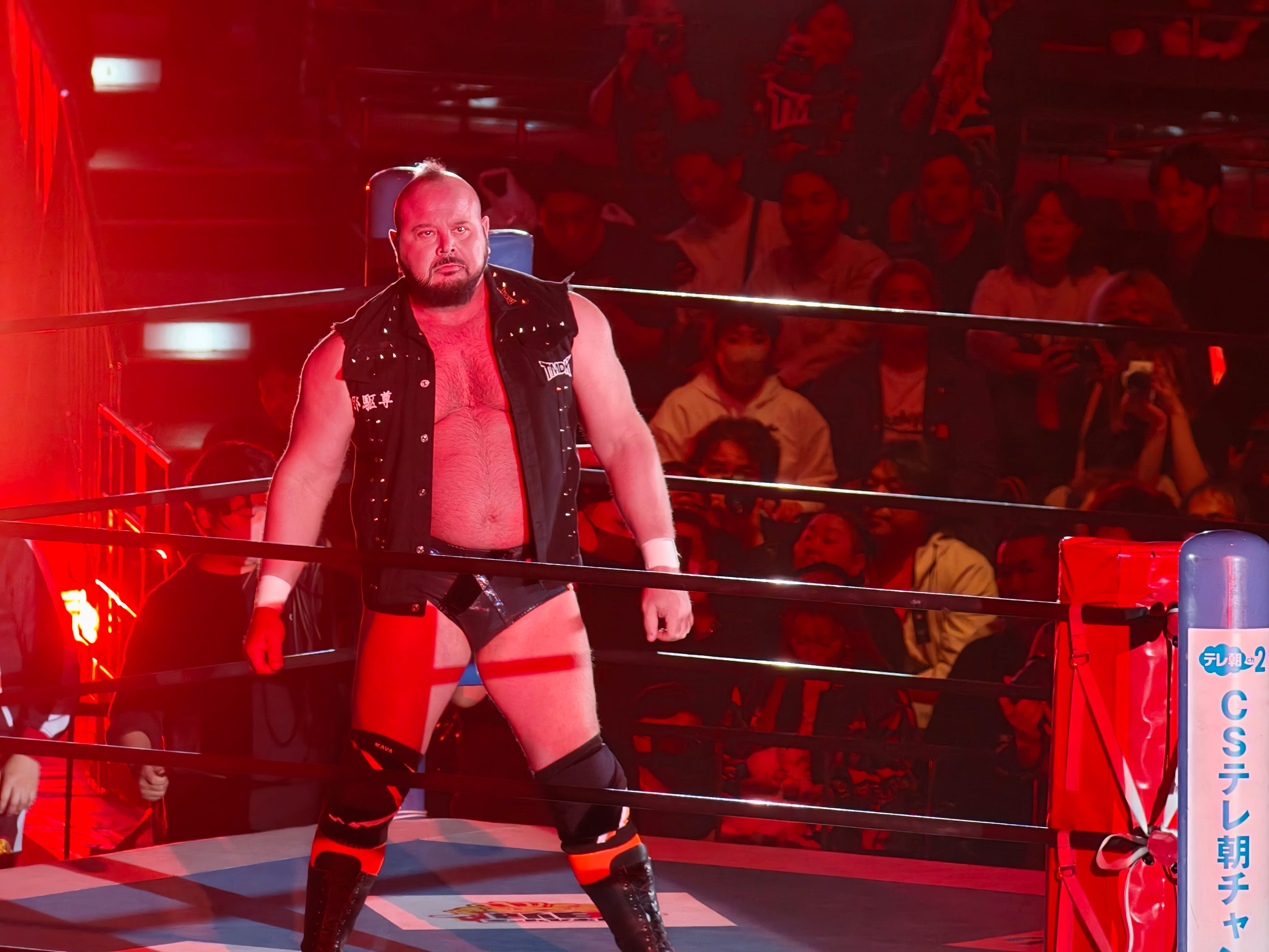 The Oppo Find X9 Pro at NJPW Sakura Genesis - by Sam Byford