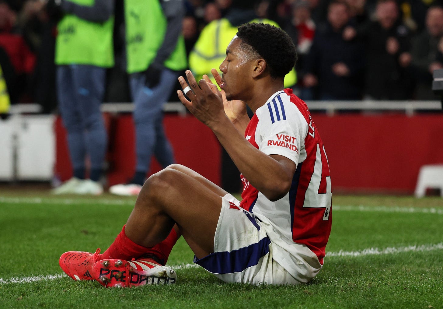 Myles Lewis-Skelly mocks Erling Haaland with celebration as Arsenal thrash  Man City | The Independent