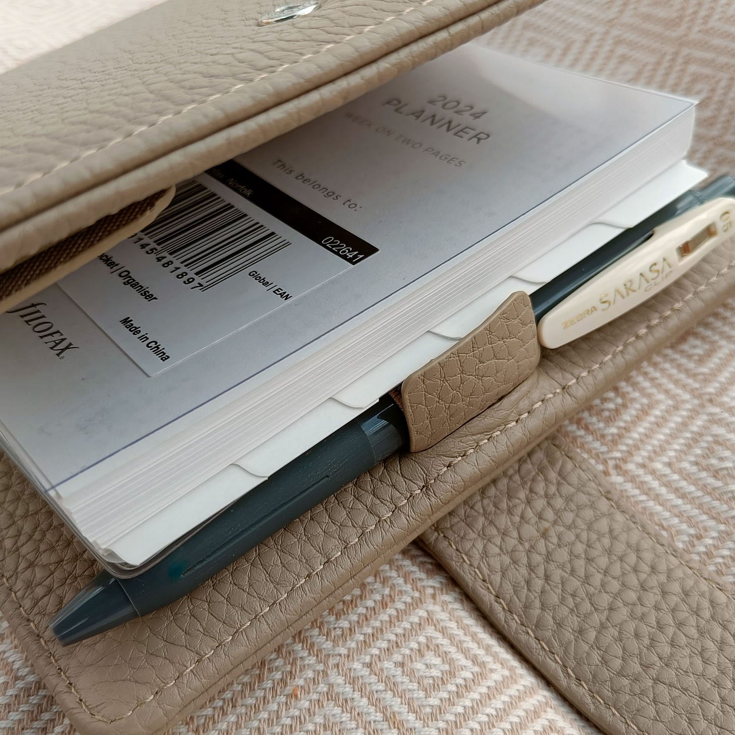 Filofax Norfolk Pocket Size Planner Pen Loop Problem