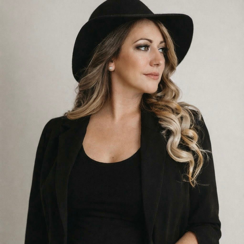 Luisa I Chronic Illness Coach + Speaker