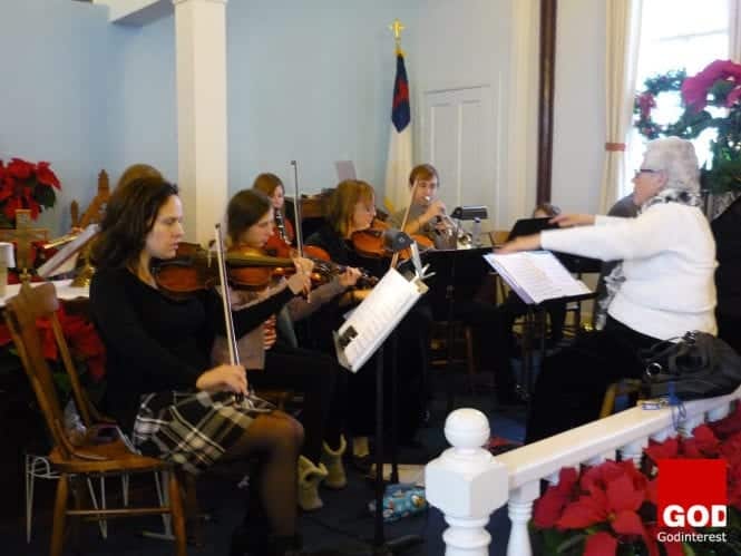 Ida Smith in her element in front of a well rehearsed ensemble. I love this woman's heart and she really is a hero in my eyes!