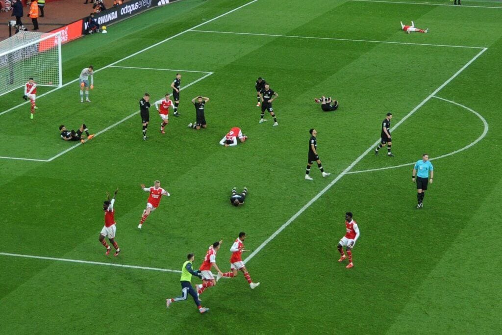 Arsenal's celebrations analysed: Split sprints, Odegaard's Federer  tribute…and who's that boy with Arteta? - The Athletic