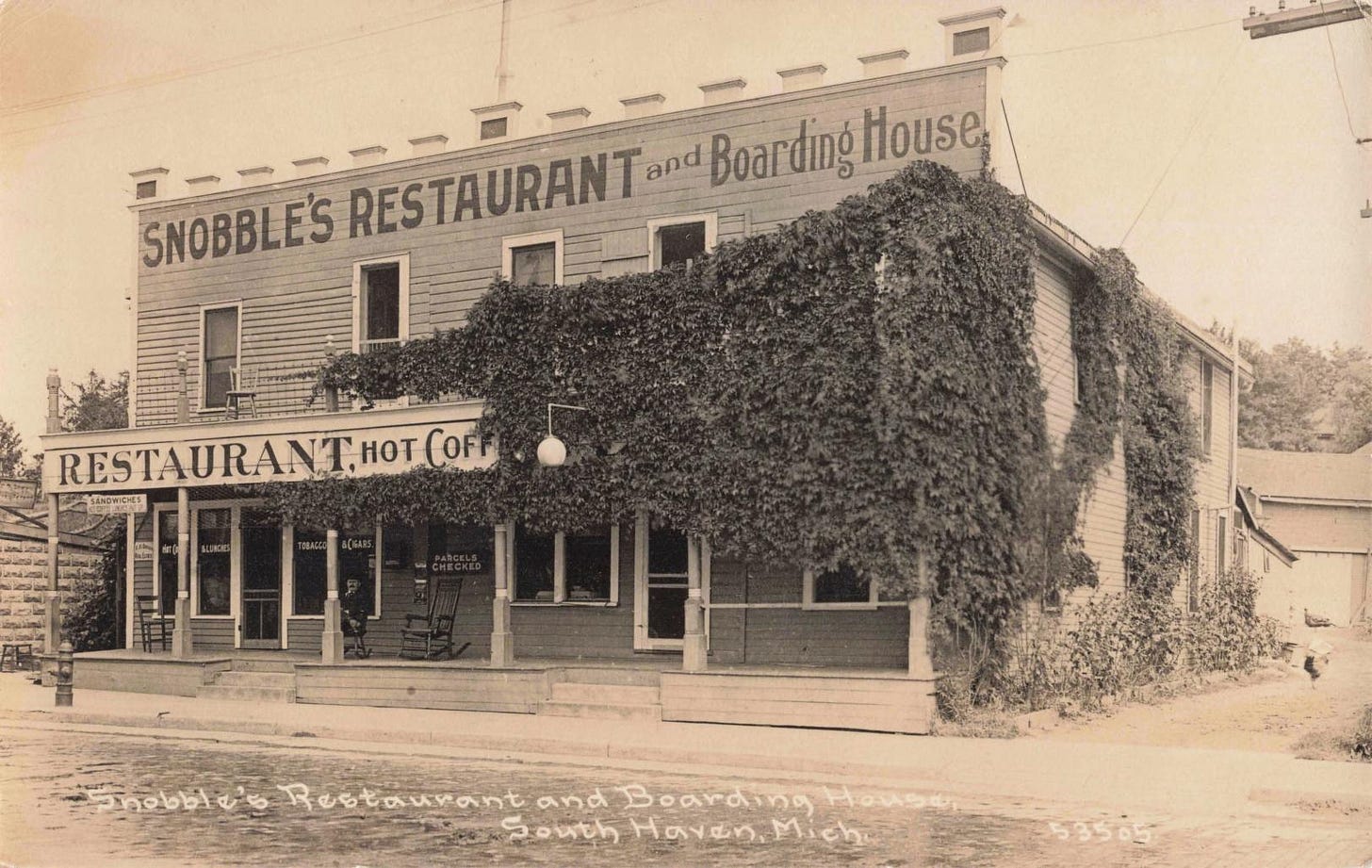 Snobbles Restaurant & Boarding House Grand Haven