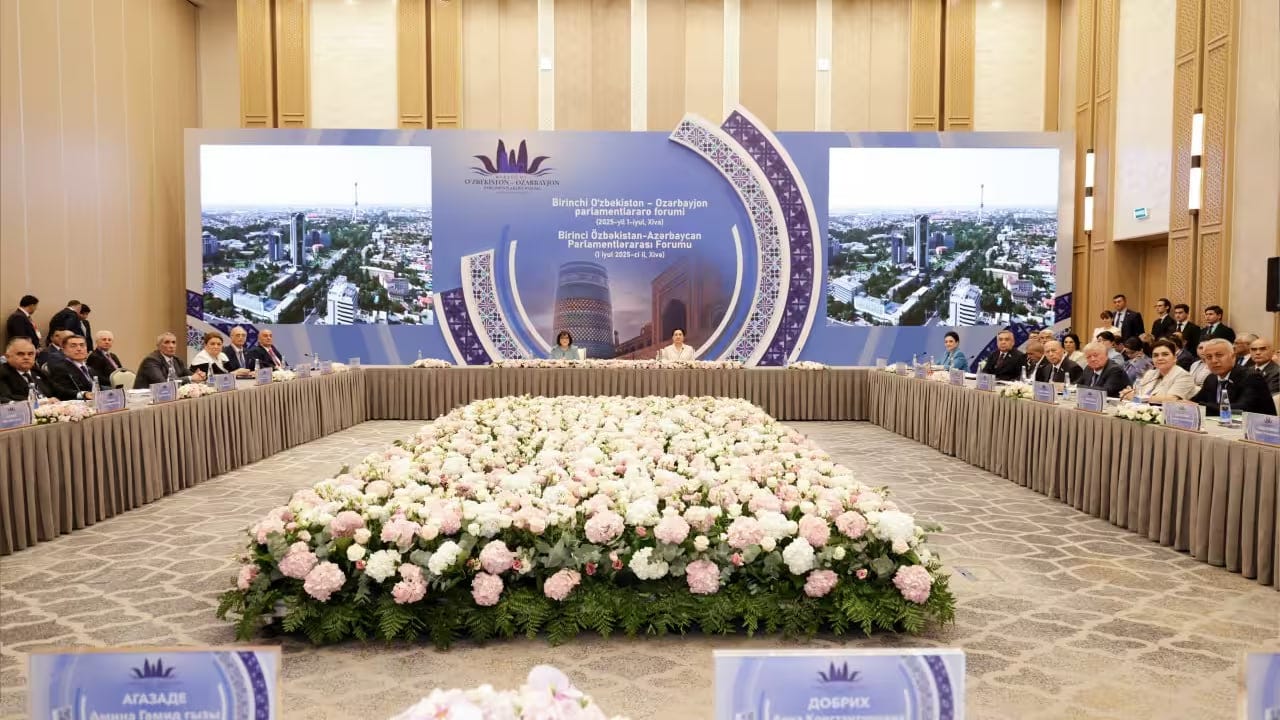 Shalavy almayke Hammomdagi bakalavr partiyasi porno