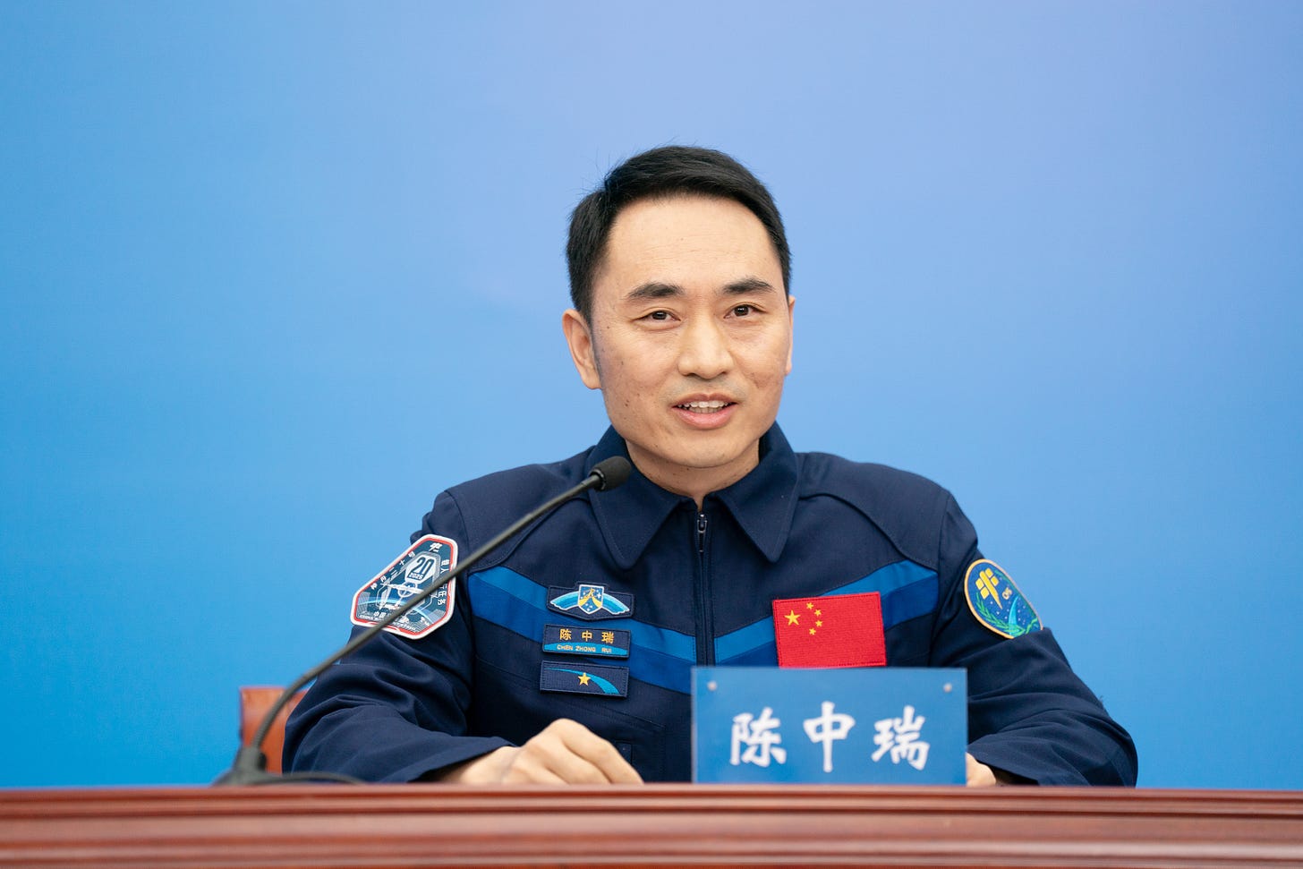 Chen Zhongrui speaking to members of the press on January 16th 2026.