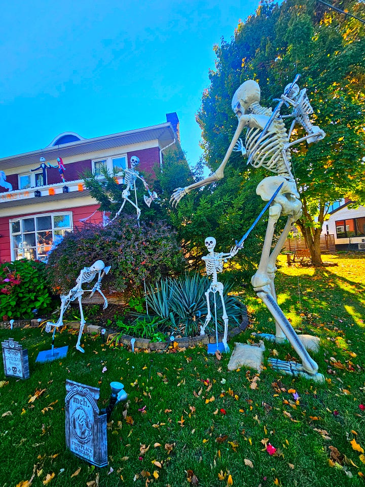 Large skeleton in a battle with smaller ones.