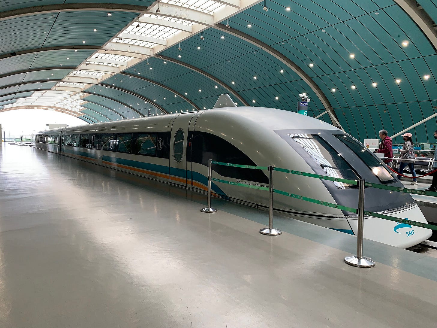 A Shanghai Maglev at Longyang Road station