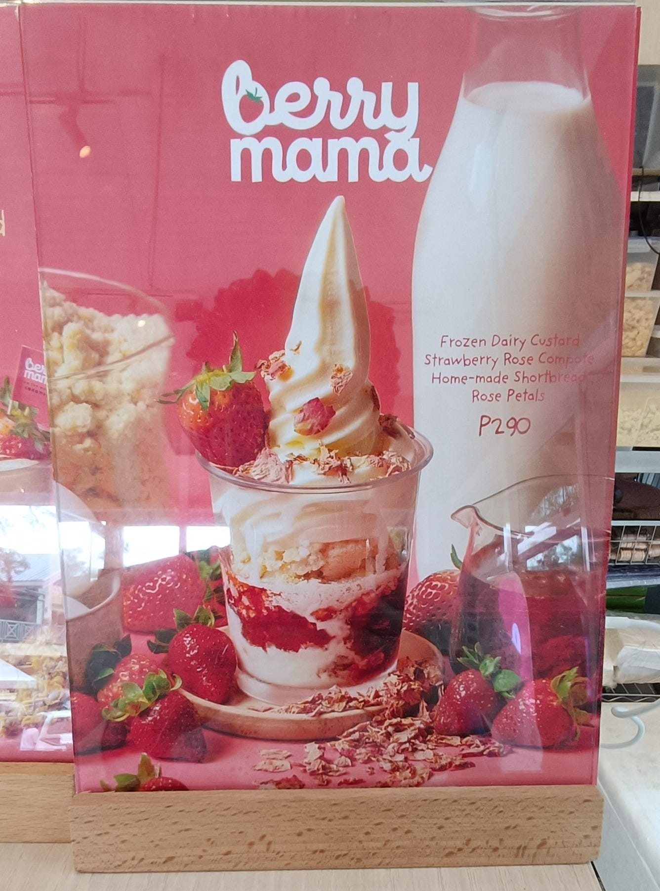 Sign showing Berry Mama's signature Crumble