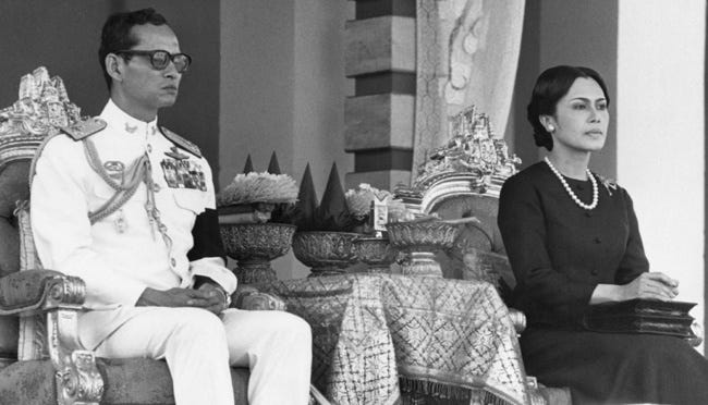 Kisah Ratu Sirikit, Istri Raja Thailand Bhumibol Adulyadej yang Disanjung Rakyatnya | tempo.co Kisah Ratu Sirikit, Istri Raja Thailand Bhumibol Adulyadej yang Disanjung Rakyatnya | tempo.co