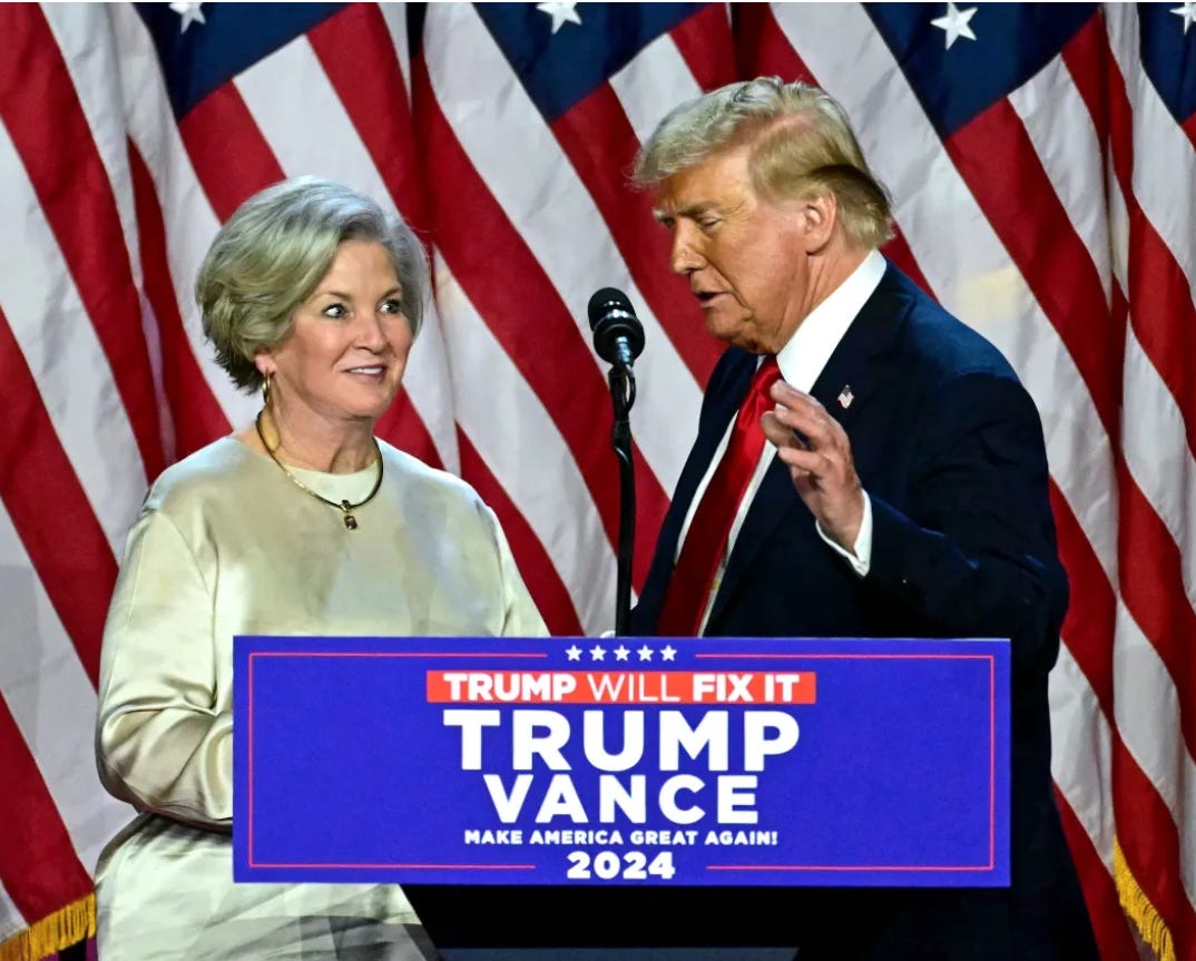 Reakcije na obrambo Trumpa in zaskrbljujoče vedenje po intervjuju Susie Wiles