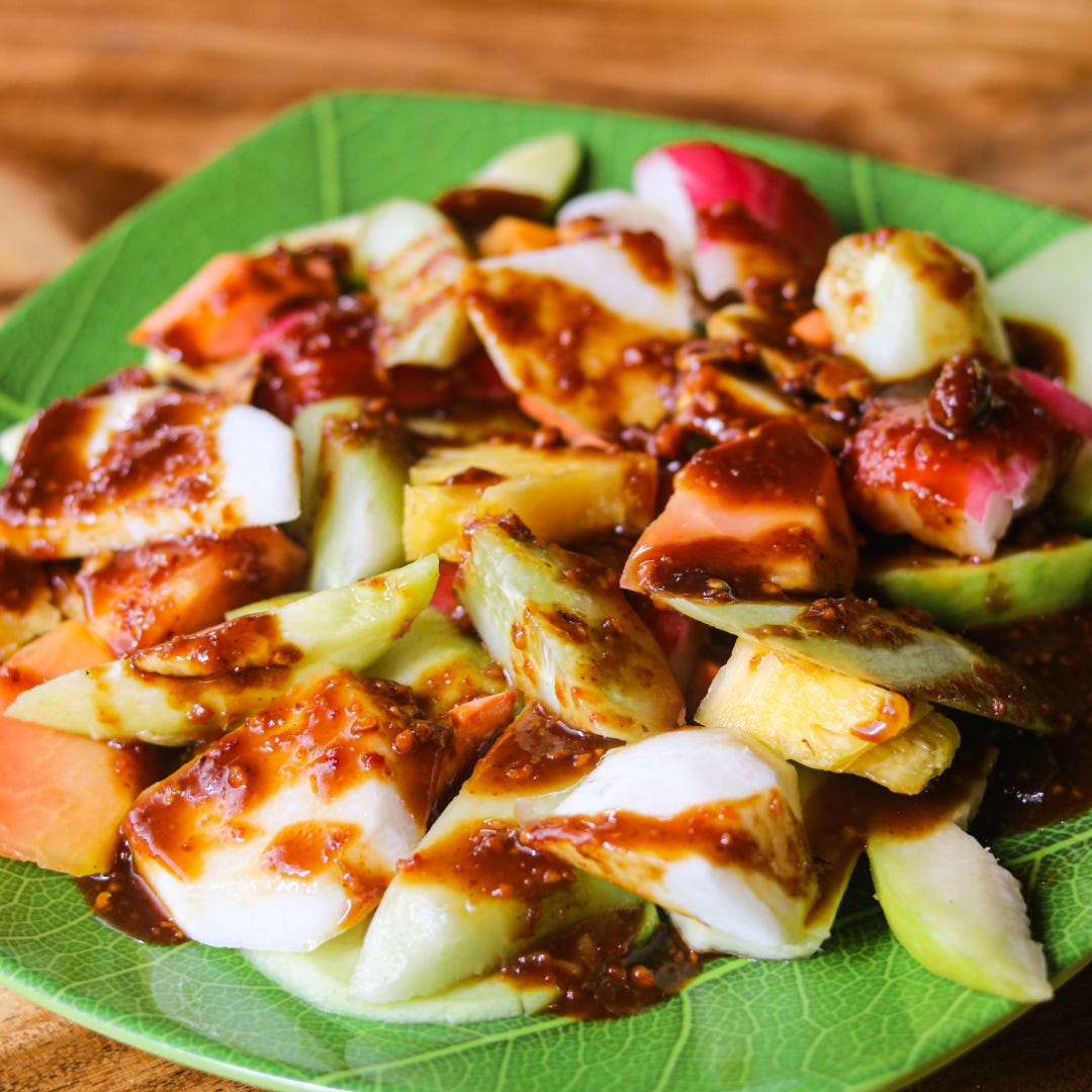 Mi Rojak Rojak #100: Triceratops, Traditions and Tropic Heat
