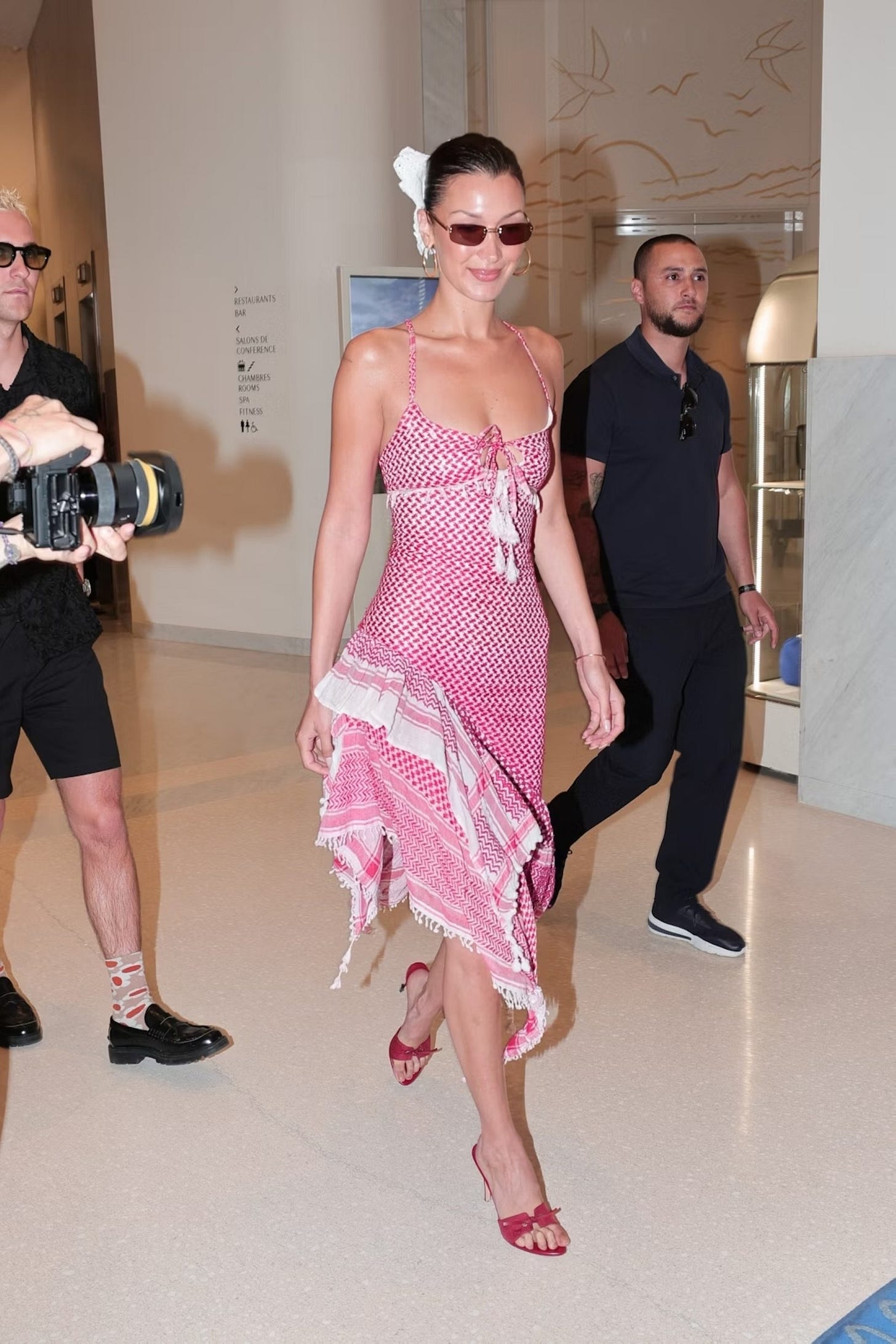 Bella Hadid makes statement with Palestinian keffiyeh dress at Cannes |  Daily Sabah