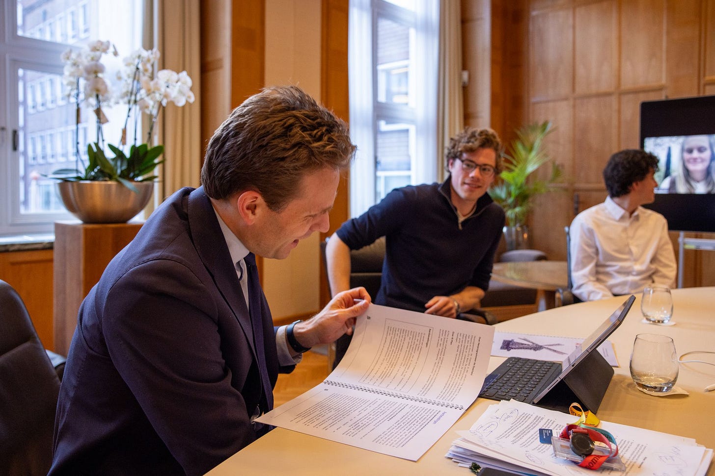 No alternative text description for this image